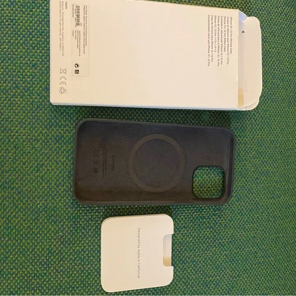 Brand New Apple iPhone 12 or 12Pro silicone case with MagSafe - Black - Picture 2 of 3